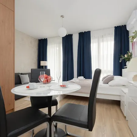 Holzera 6 Close To Medicover And Paley Apartment Warsaw