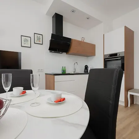 Apartment Holzera 6 Close To Medicover And Paley Warsaw